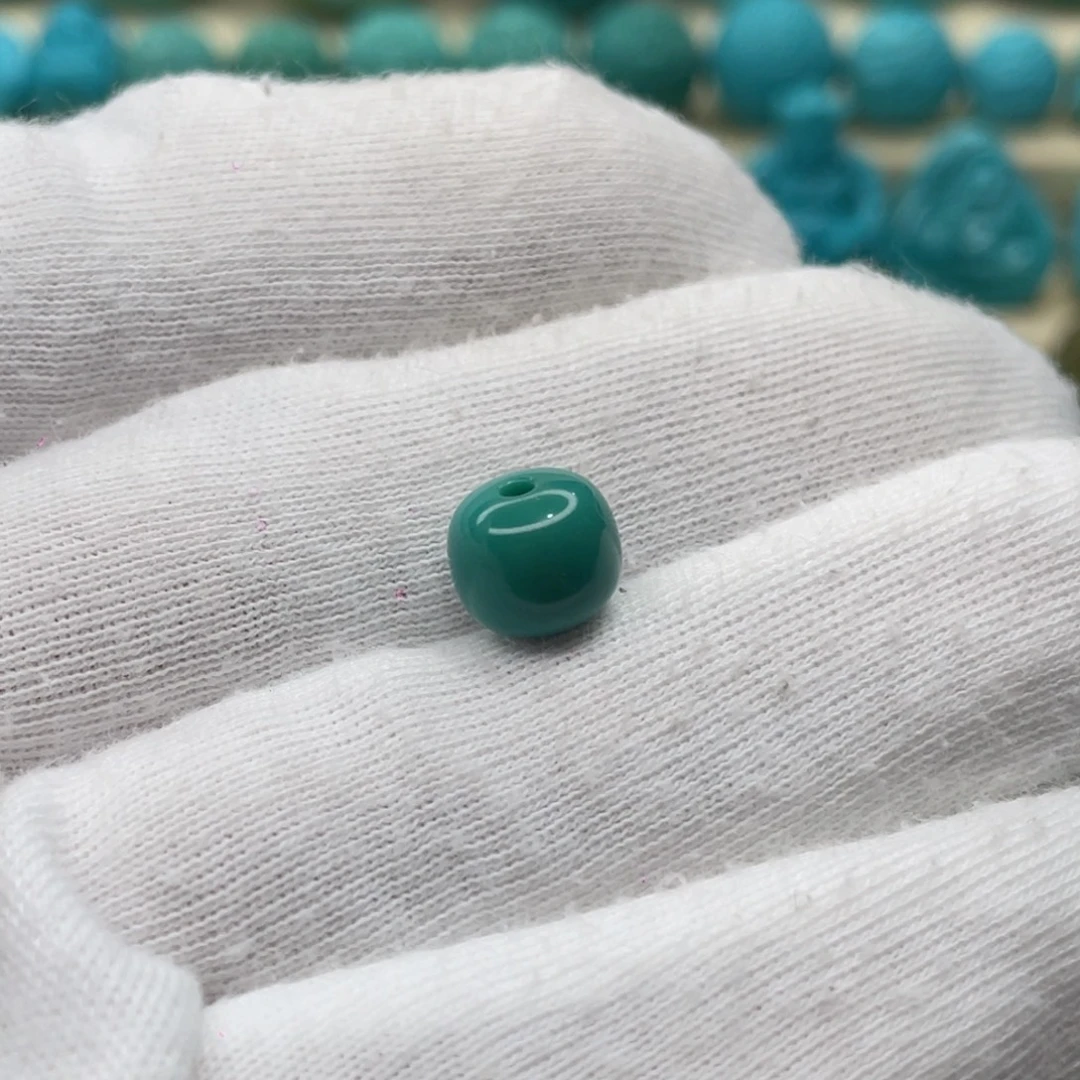 尘***埃绿松石未镶嵌颈饰卡9