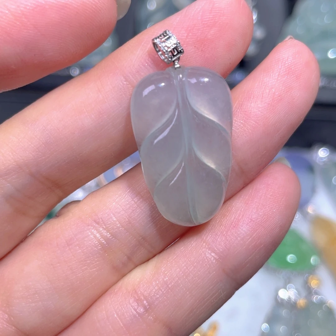 颈饰18K金镶嵌翡翠翡翠