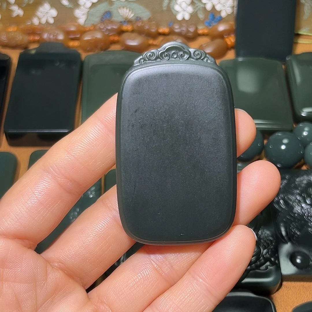 和田玉（青玉）未镶嵌颈饰
