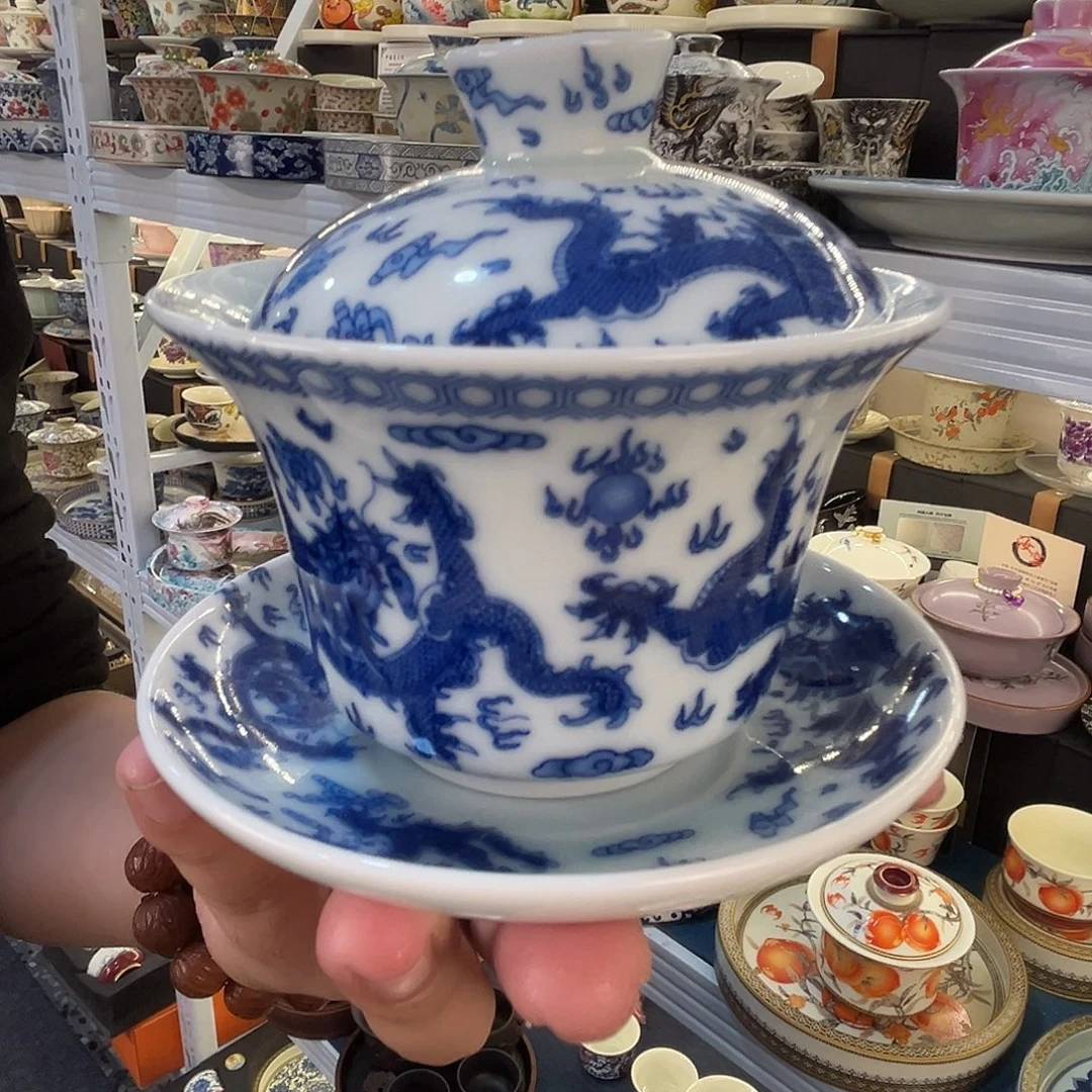 这些盖碗很漂亮！！！