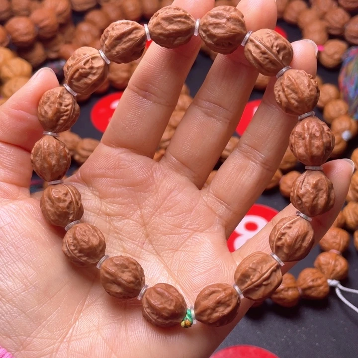 文玩核桃吊坠小赤龙