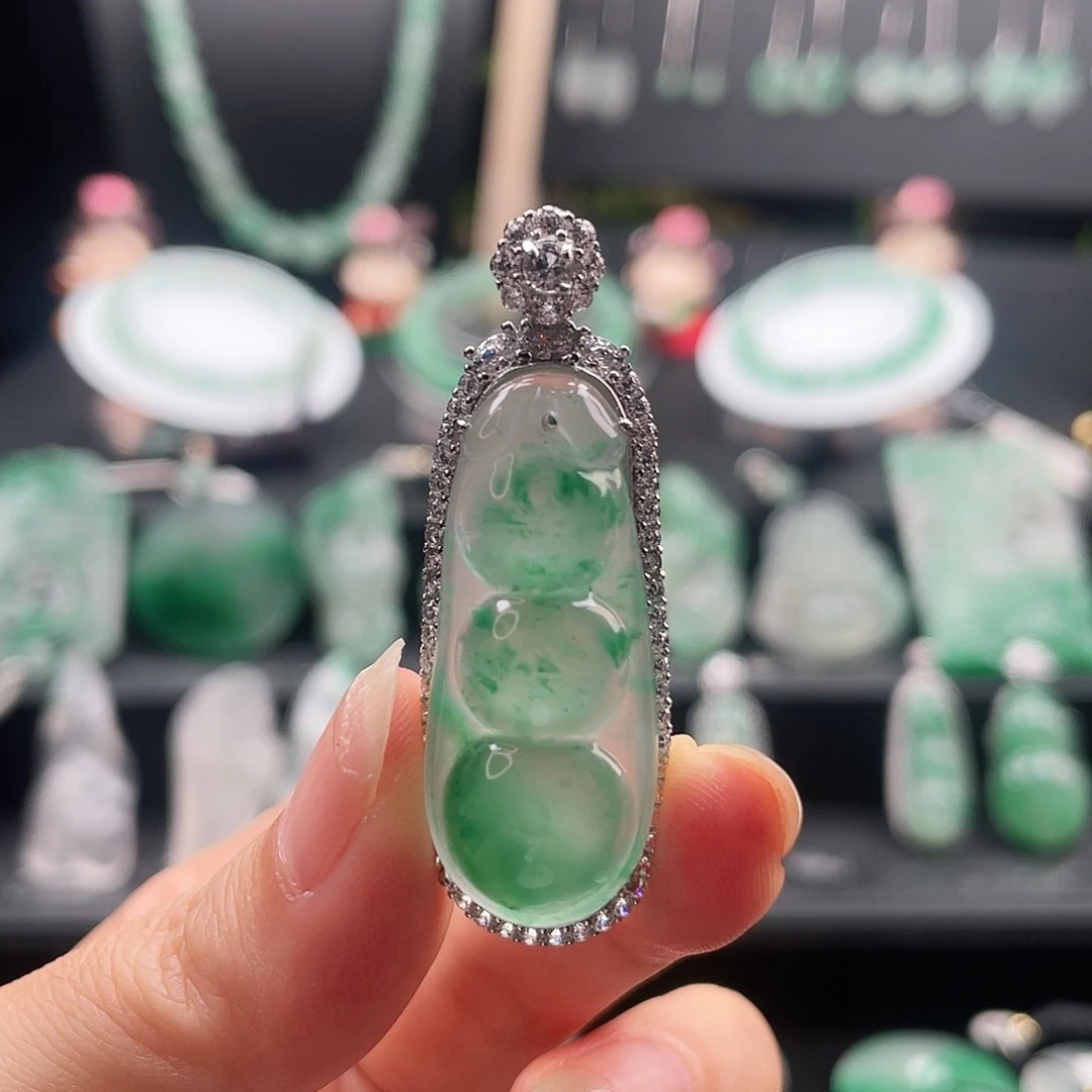 吊坠(赠链)未镶嵌石英质玉