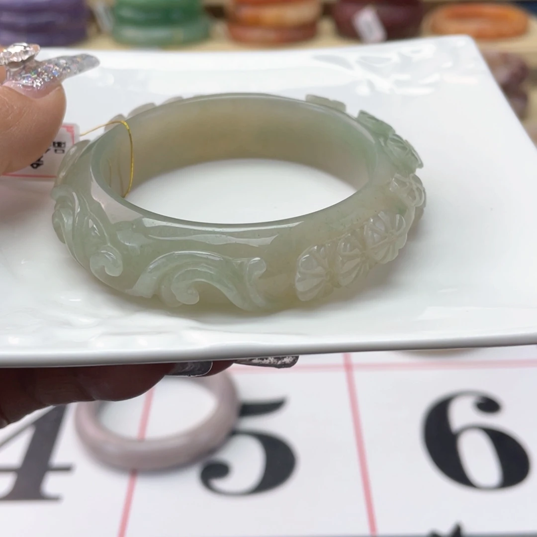 日***影石英质玉未镶嵌手镯