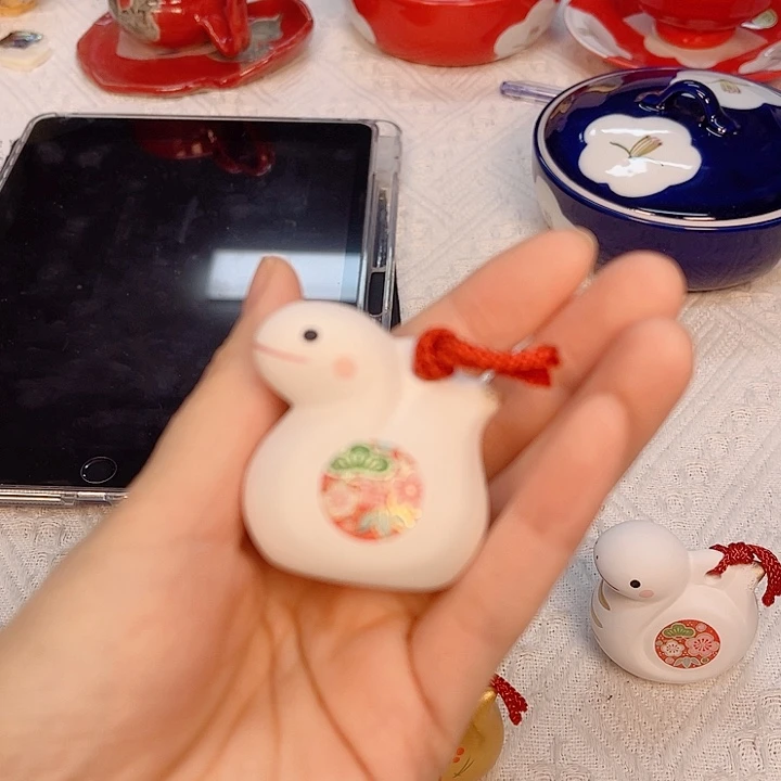 瓷片听**容The first thing