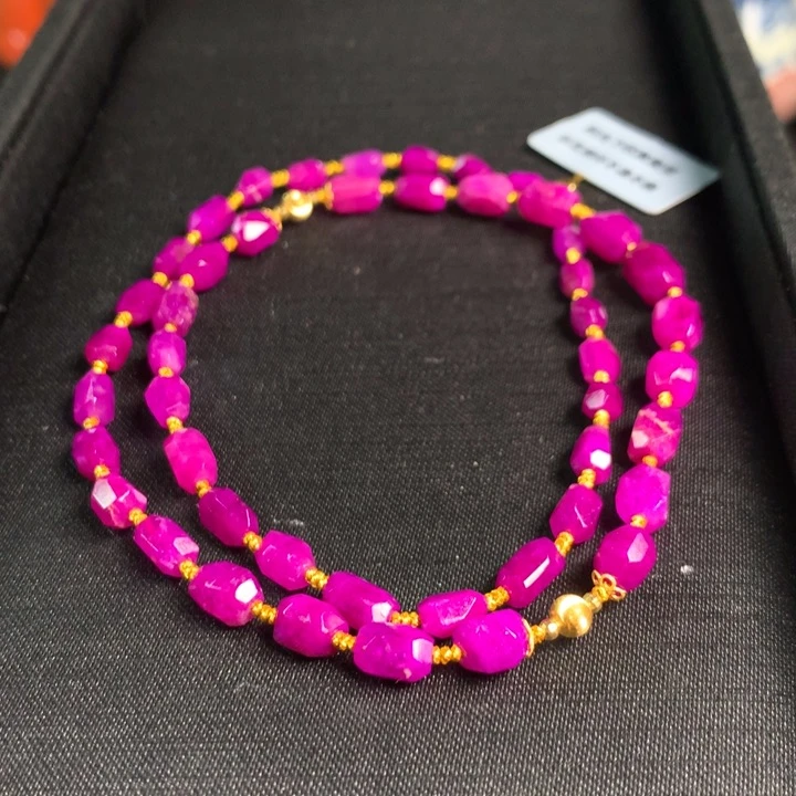 苏纪石（舒俱来）颈饰18K金镶嵌荧光桃红