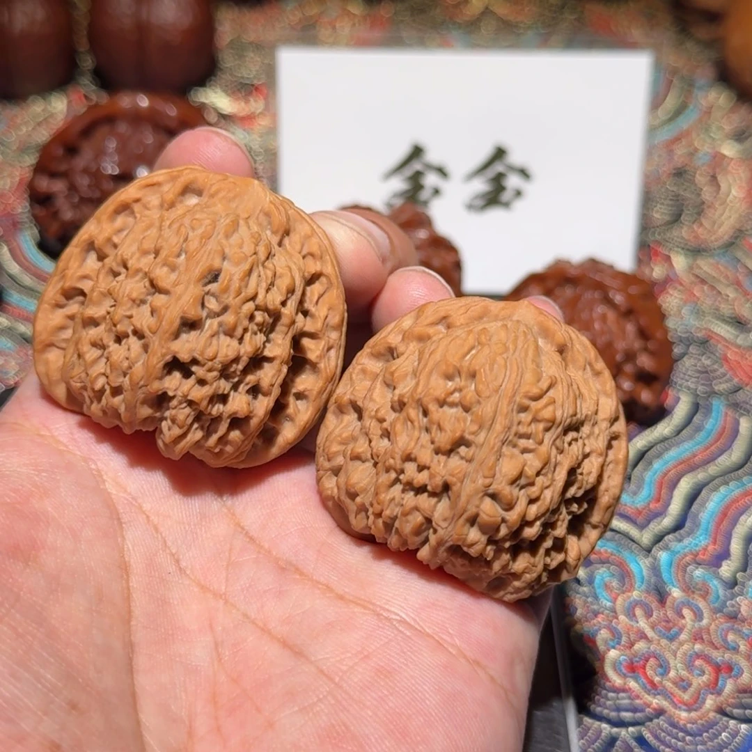 把件核桃750南疆石，尺寸42
