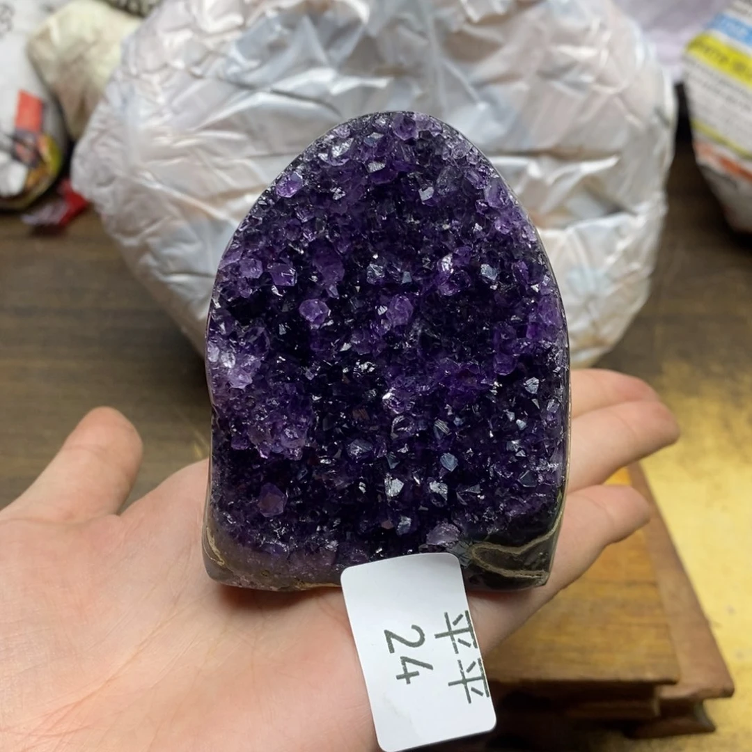 紫晶乌拉圭未镶嵌