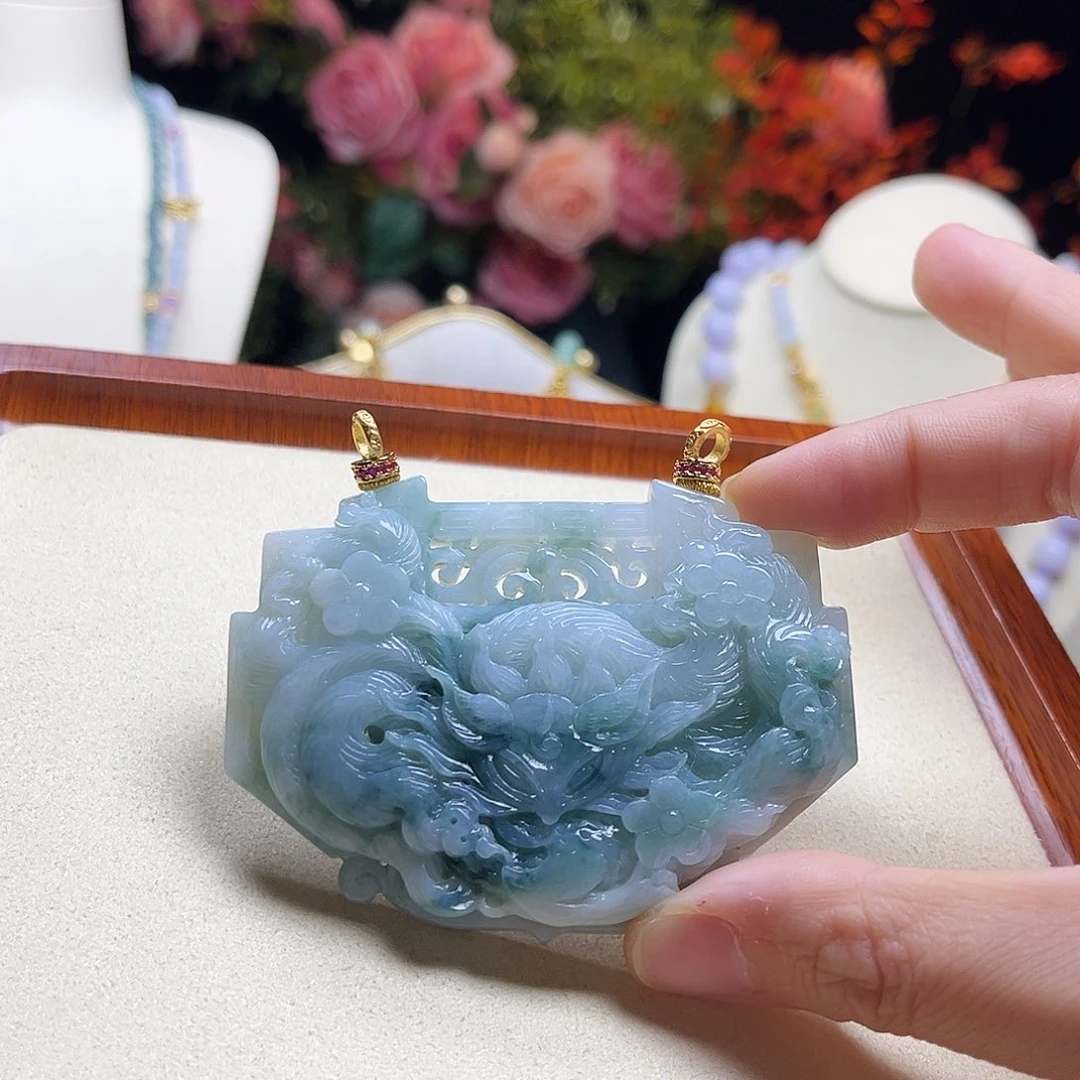 翡翠颈饰未镶嵌九尾
