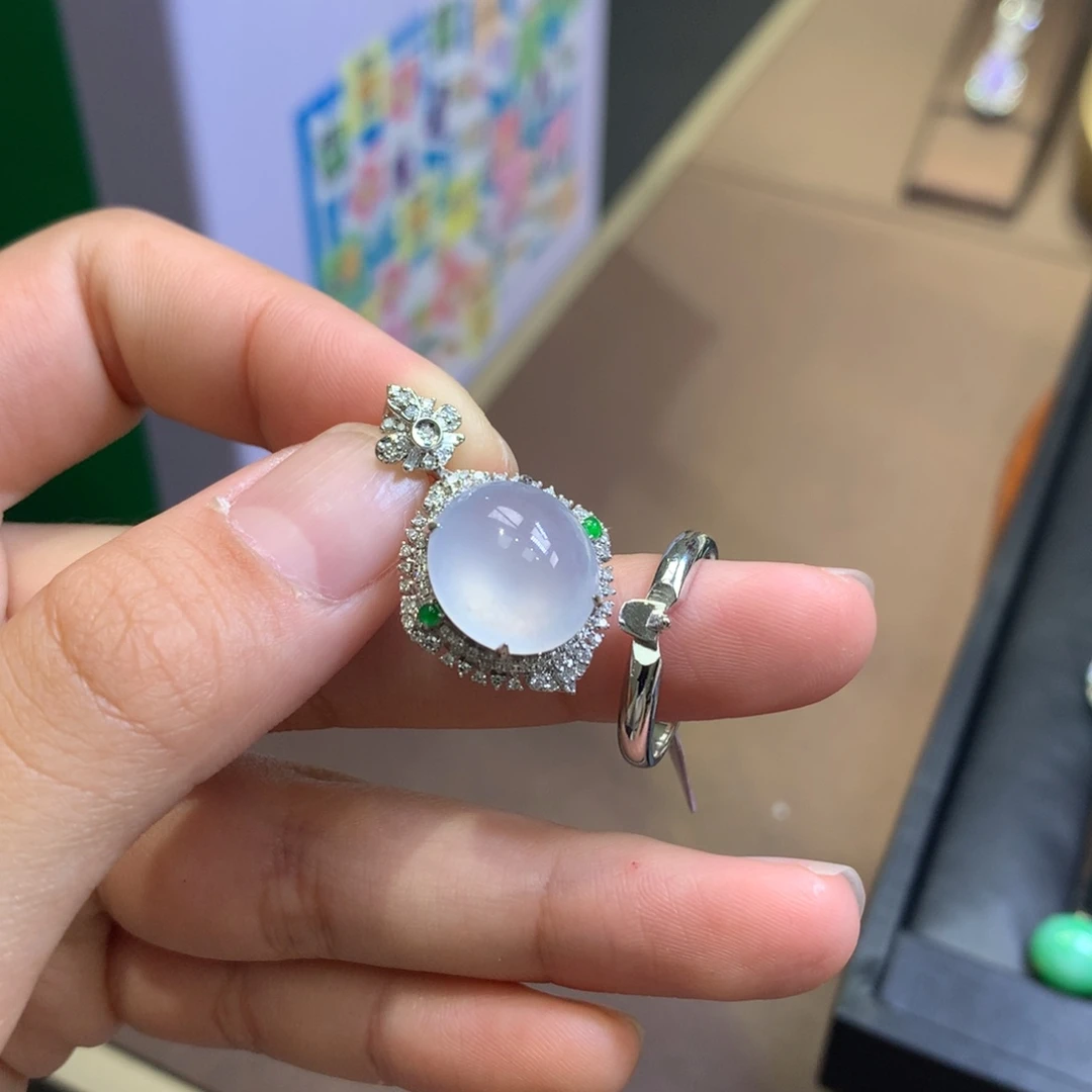 翡翠18K金镶嵌颈饰翡翠（两用款）