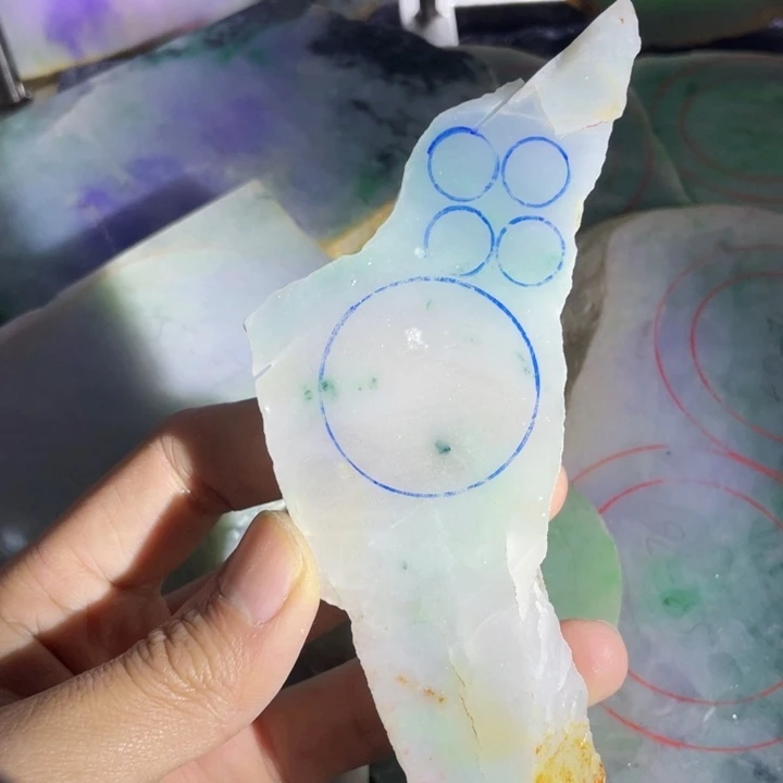 翡翠未镶嵌挂件片料