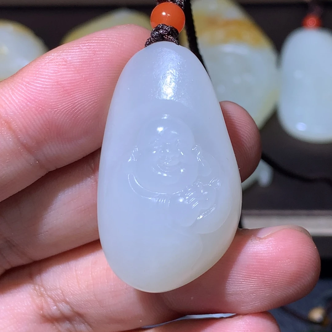 橙***c颈饰未镶嵌和田玉