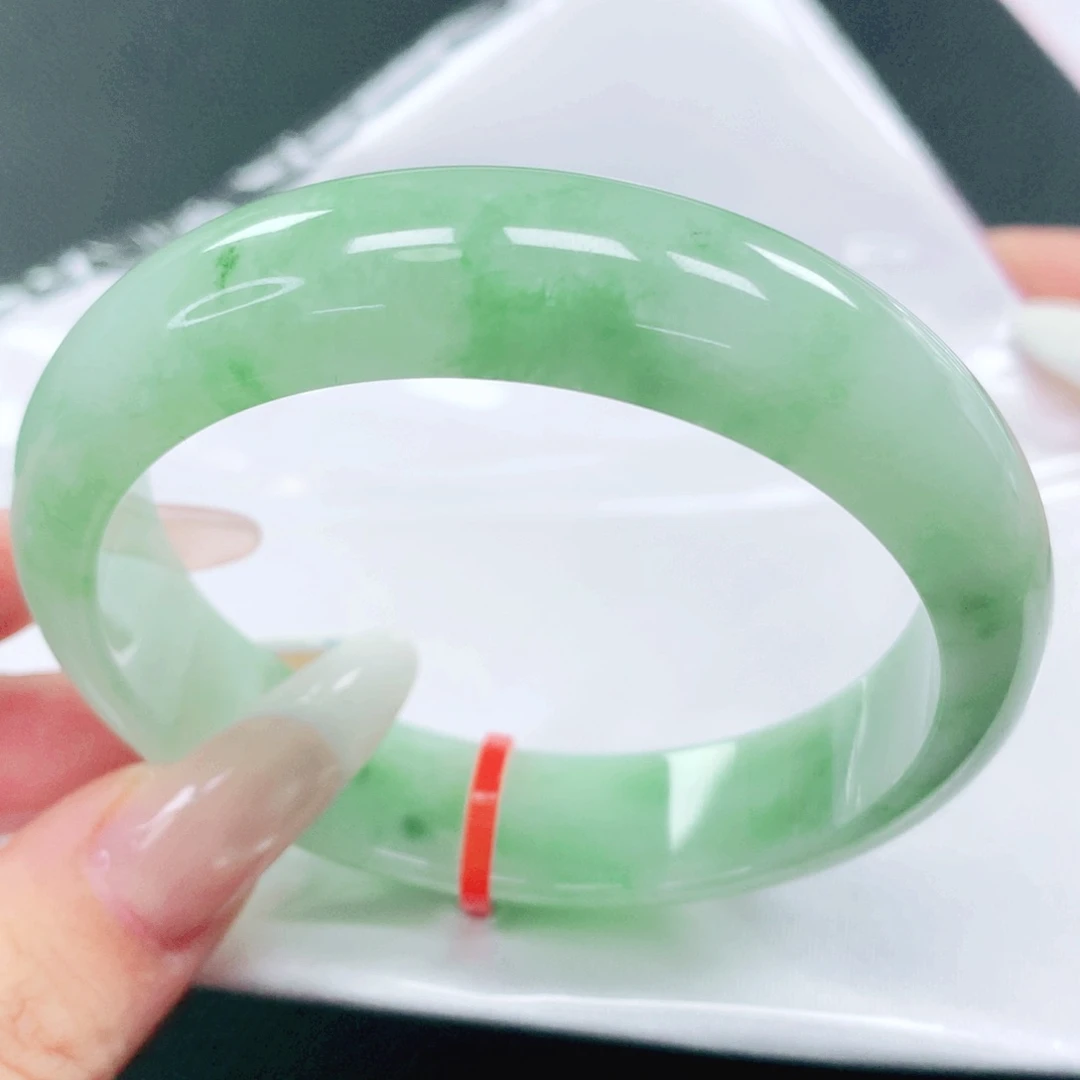 未镶嵌手镯翡翠57。