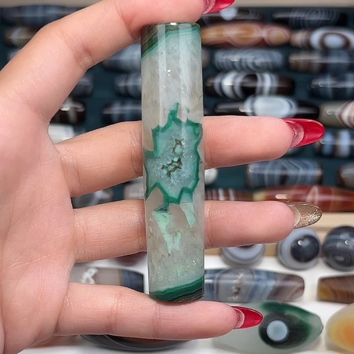 用***9玛瑙/玉髓合金珠宝奇石