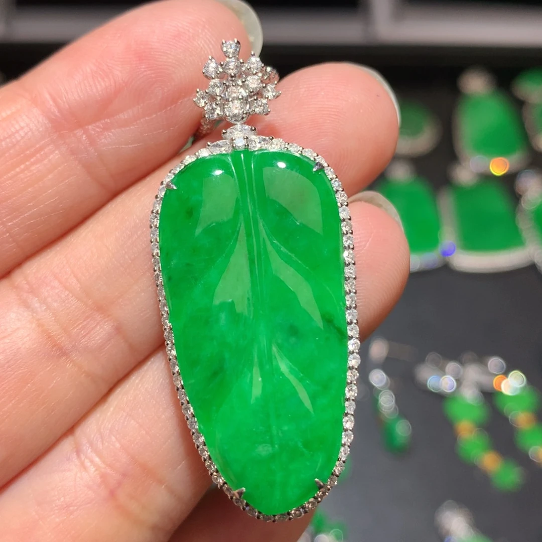 翡翠颈饰18K金镶嵌翡翠