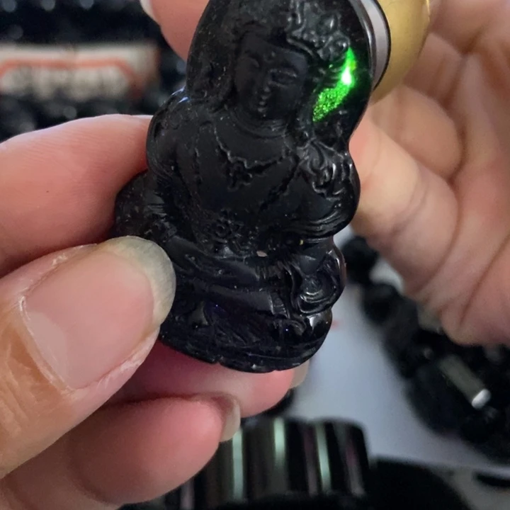翡翠未镶嵌颈饰度母大漏