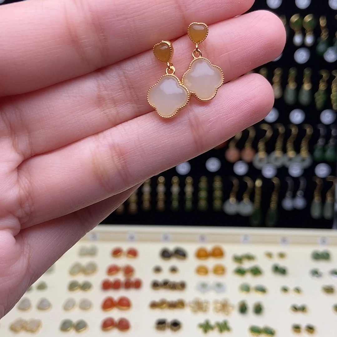 ****。南红玛瑙银S925镀金镶嵌颈饰