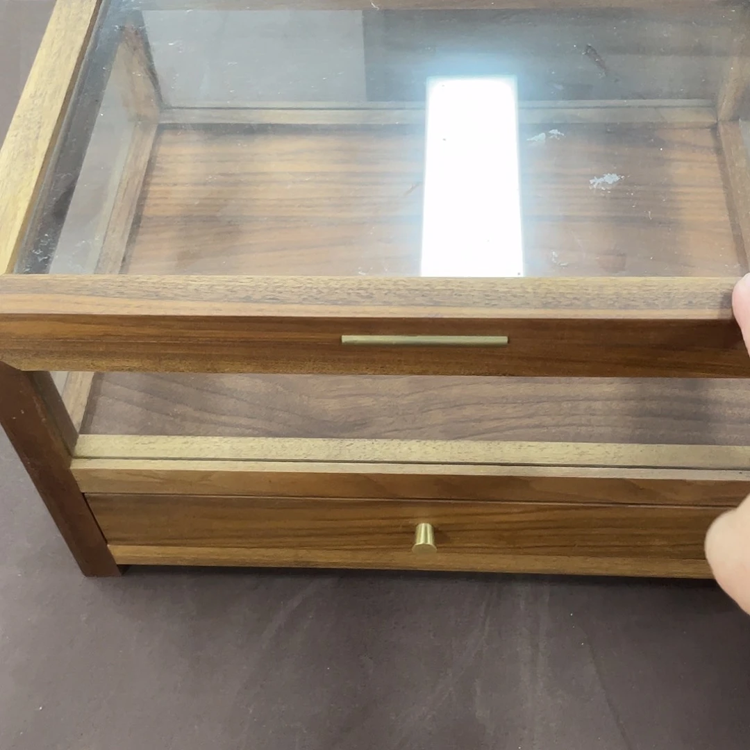 搪瓷杯子里还有好多东西