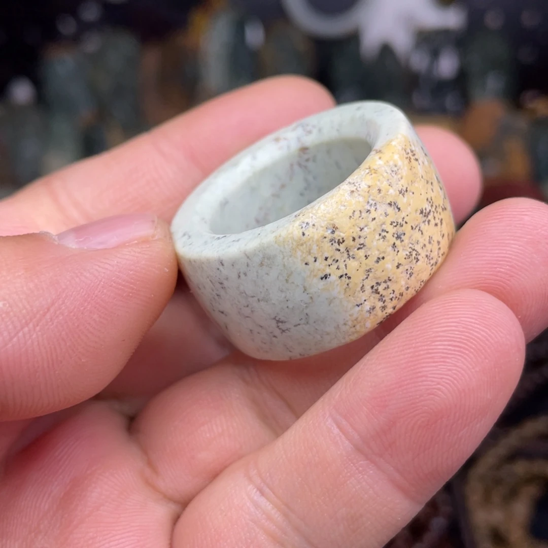 岫岩河磨玉（透闪石质玉）未镶嵌颈饰卡22.7