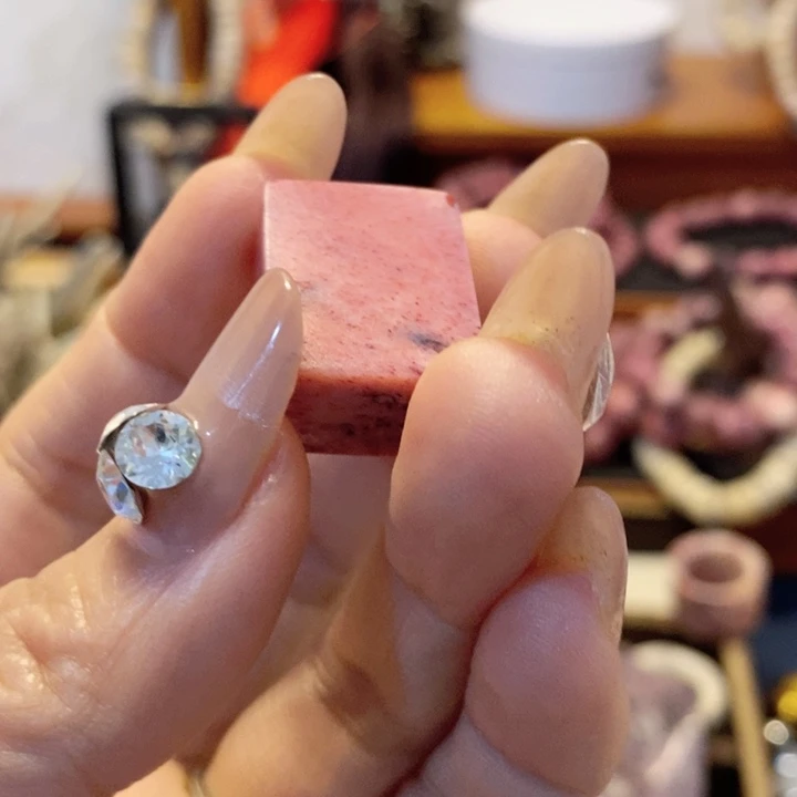 鹿骨把件着**食养殖鹿三界手把件