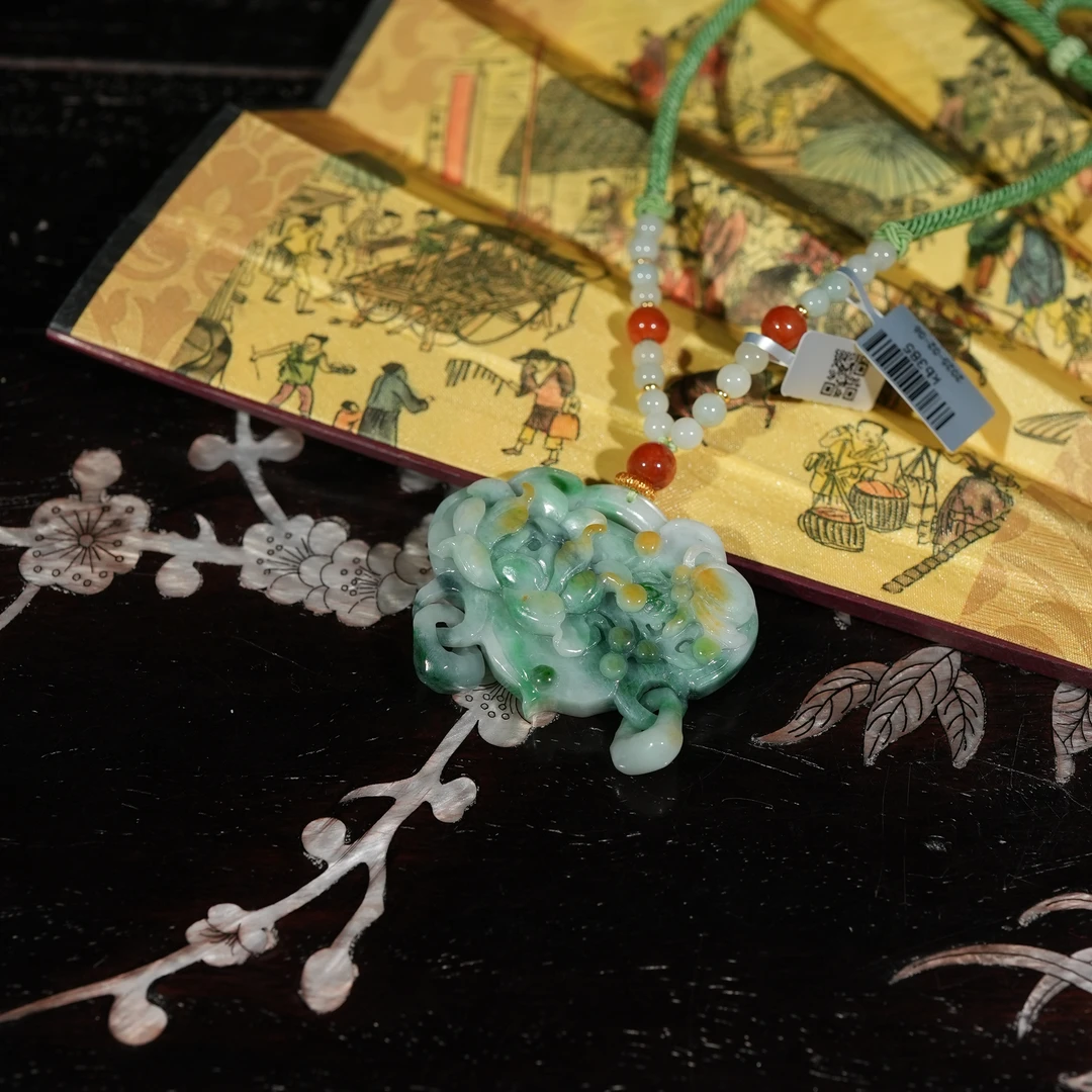2.6香港王老板-翡翠吊坠kb385
