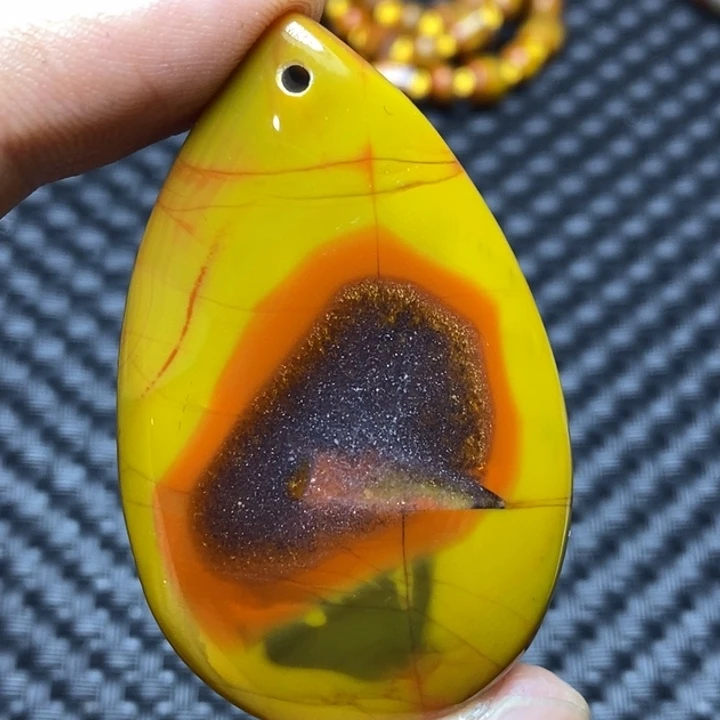 玛瑙/玉髓颈饰未镶嵌星*?