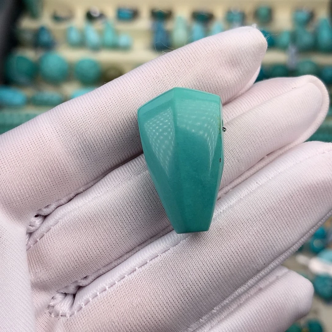 绿松石未镶嵌珠宝奇石16