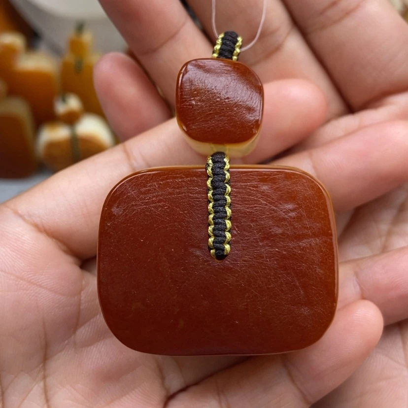 【闪购商品】琥珀颈饰未镶嵌