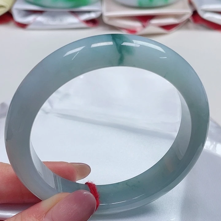 翡翠手镯未镶嵌缅甸翡翠