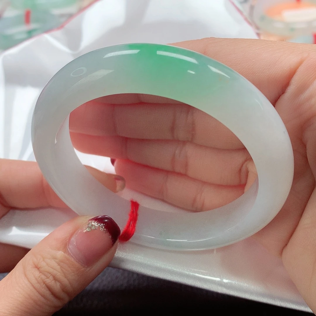 翡翠手镯未镶嵌天然A货翡翠