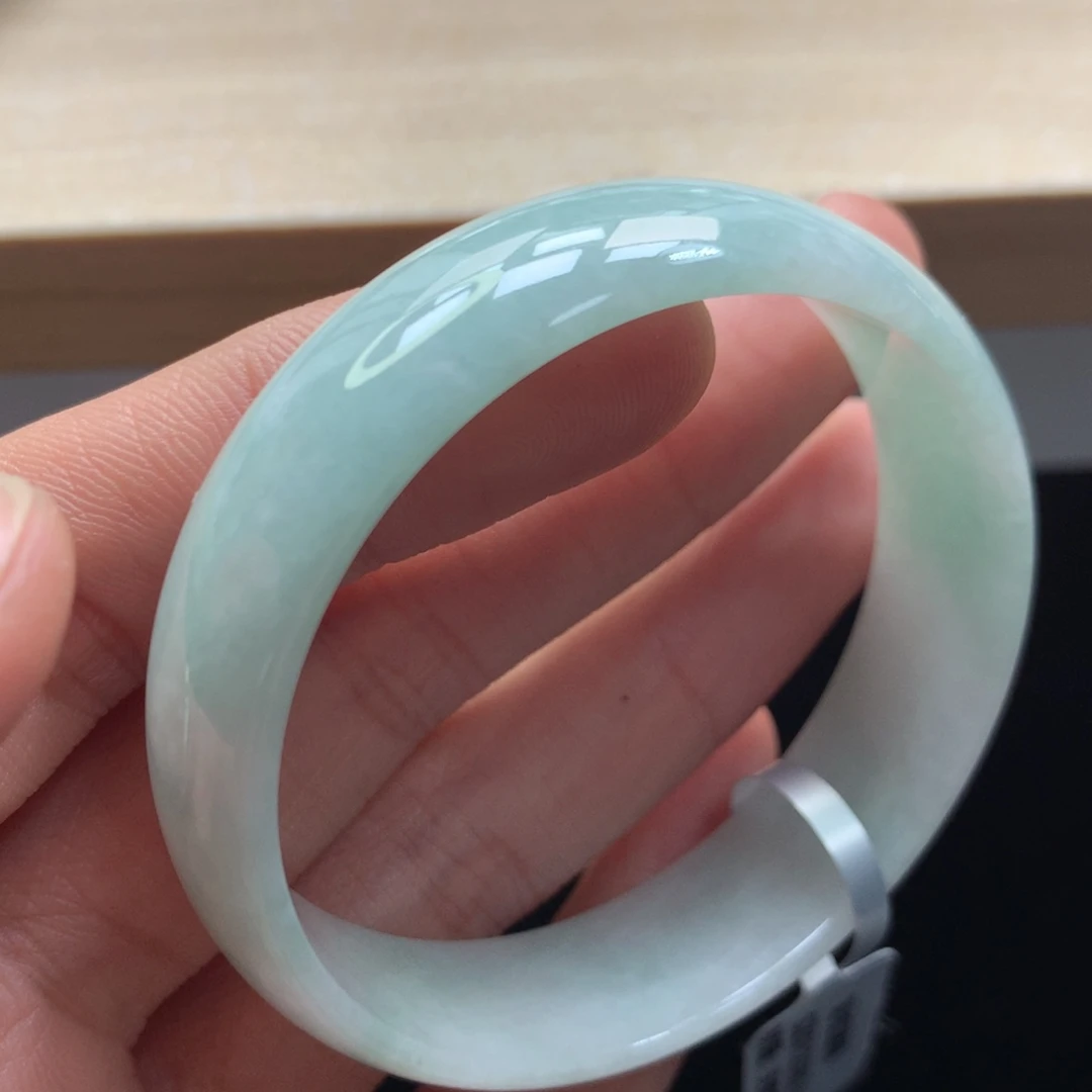 未镶嵌手镯翡翠手镯