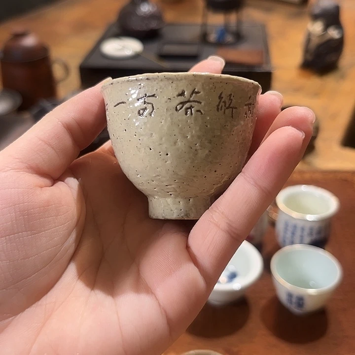 景德镇鱼和熊手工陶艺