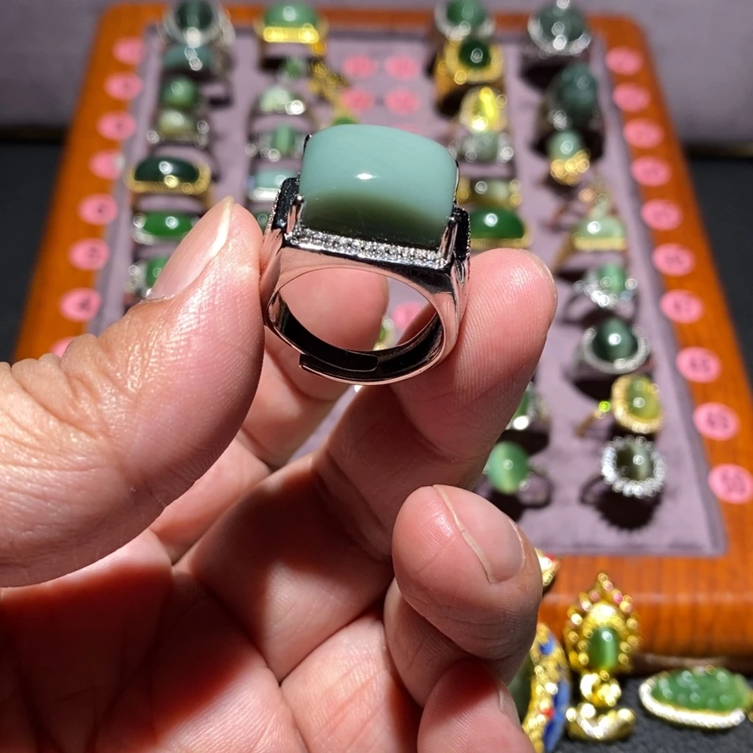 哪***吒和田玉未镶嵌戒指