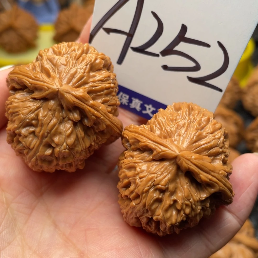 桃核把件白狮子36