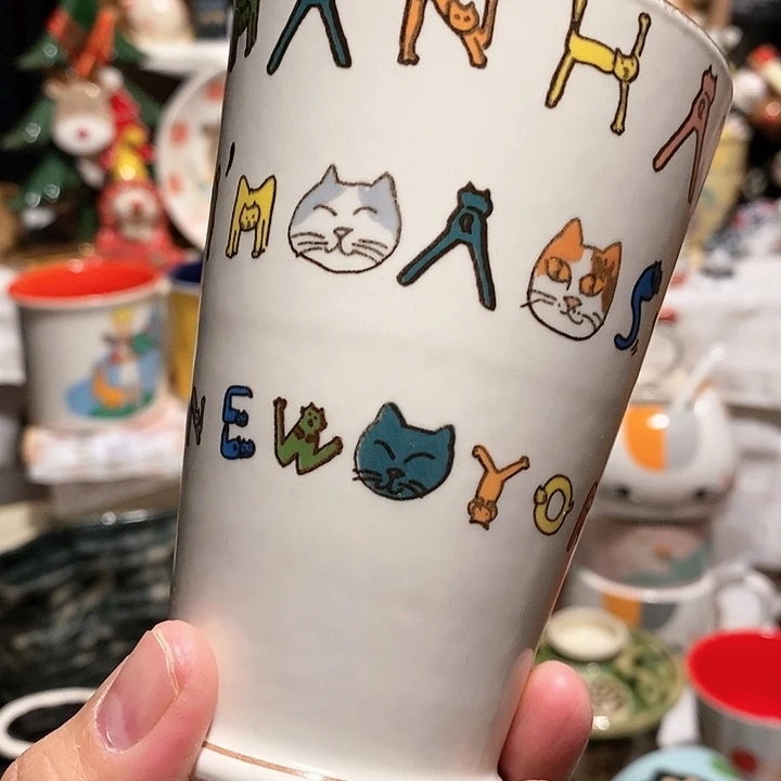 米卡萨手握杯可乐杯