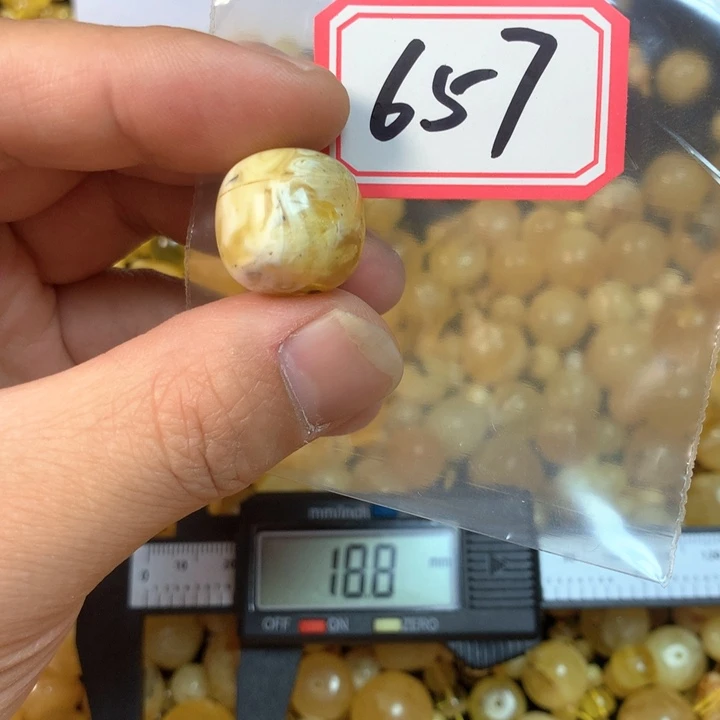 琥珀未镶嵌珠宝奇石瑕疵17.8