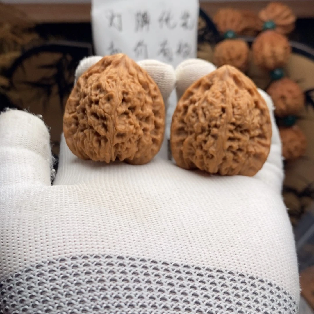 把件桃核烟*遥涿鹿南将石