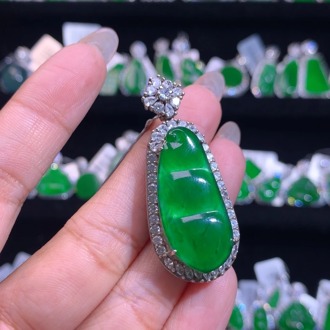 【闪购商品】颈饰银S925镶嵌翡翠