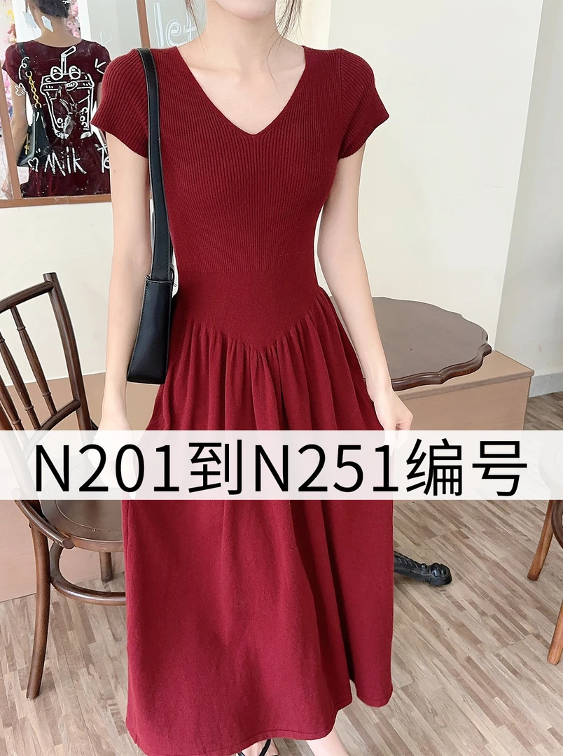 N201到N250/十三行秋冬气质氛围感连衣裙秋冬显瘦针织新款裙女