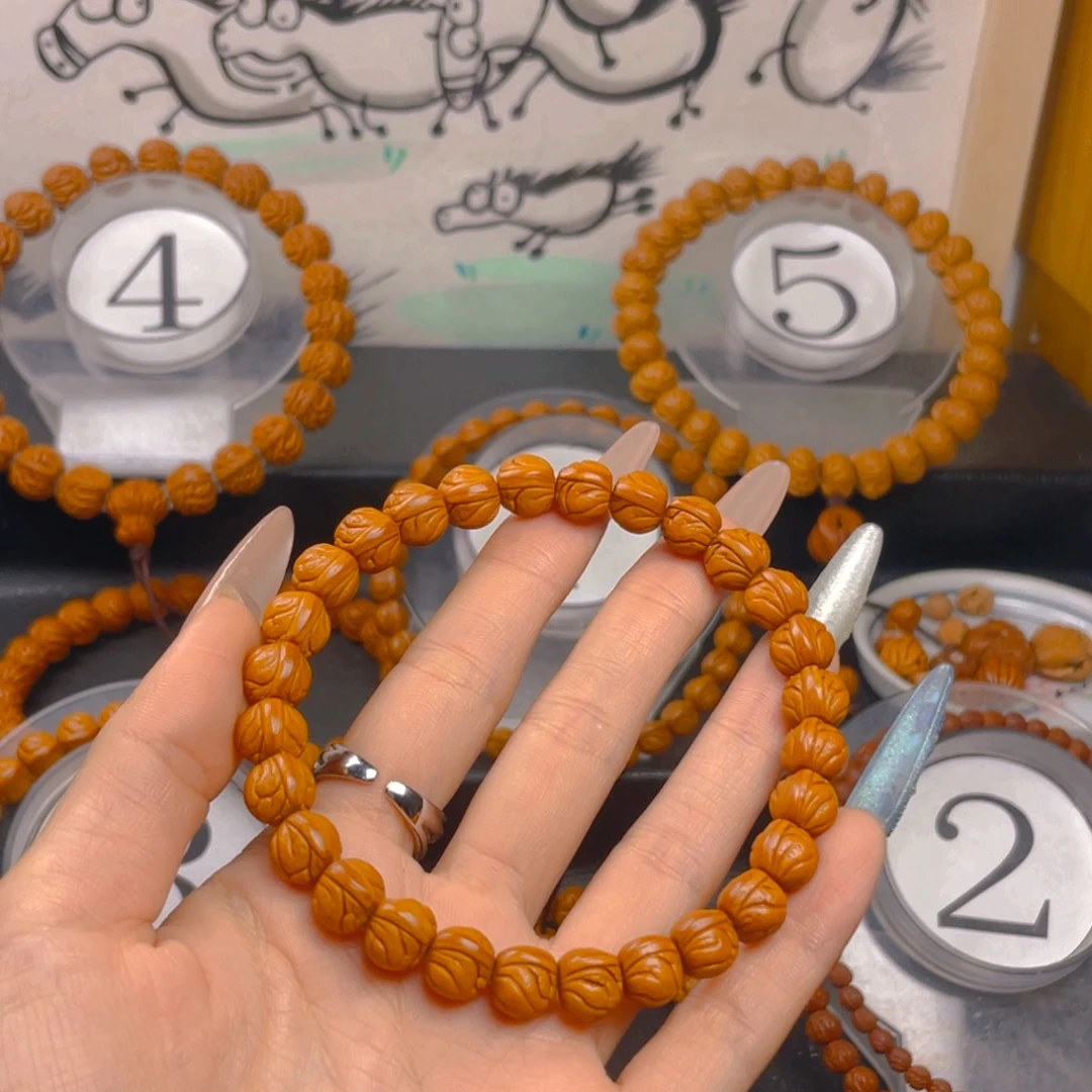 吊坠桃核0.9999999999999