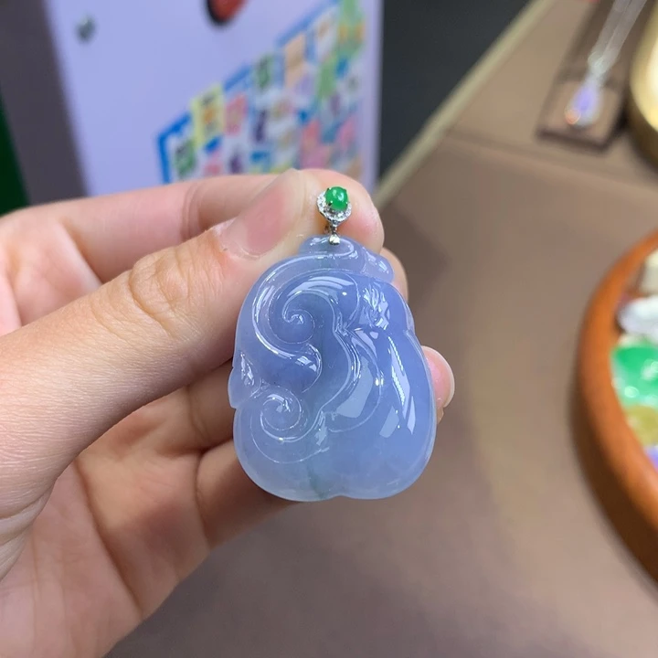 翡翠18K金镶嵌颈饰翡翠