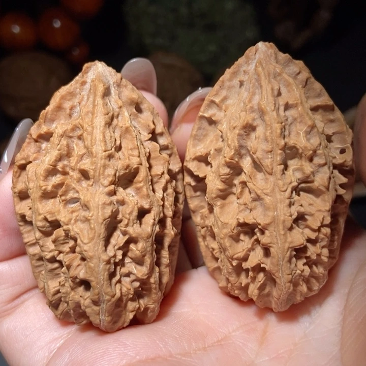 文玩核桃把件明*东北楸子小雪166