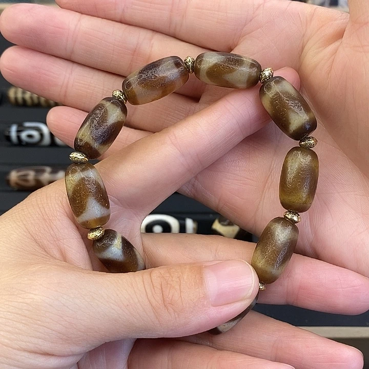红***4玛瑙/玉髓（覆膜）颈饰未镶嵌