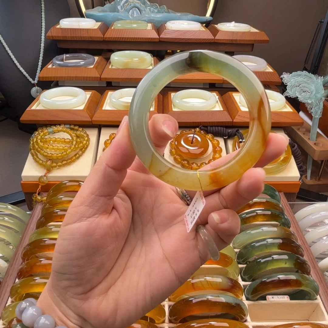 蛇纹石玉未镶嵌手镯56