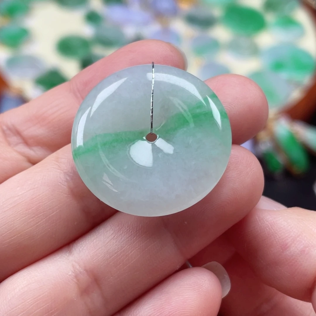 颈饰未镶嵌翡翠平安扣