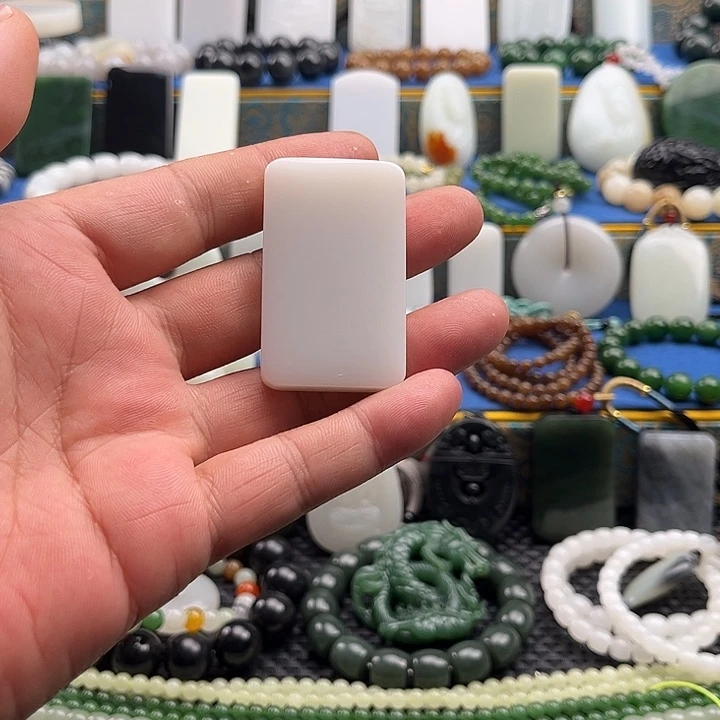 雨***田和田玉未镶嵌手链