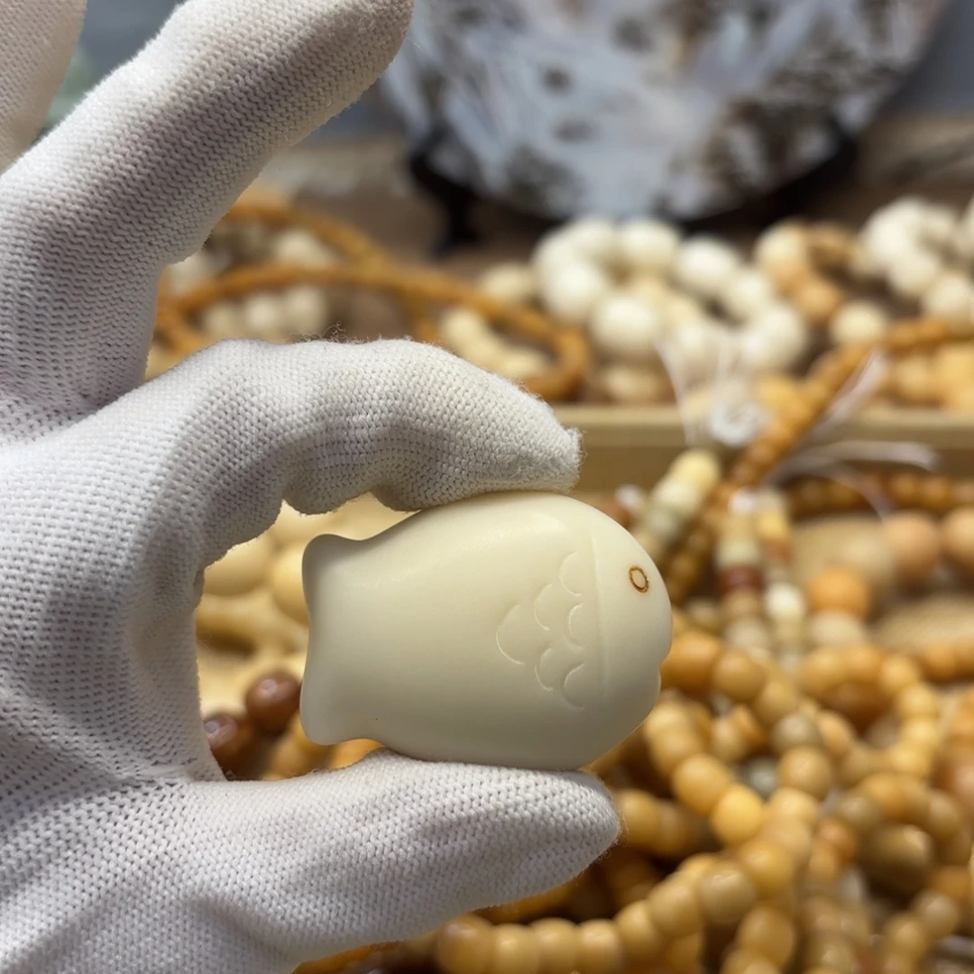 吊坠菩提根/象牙果牙果鱼把件139