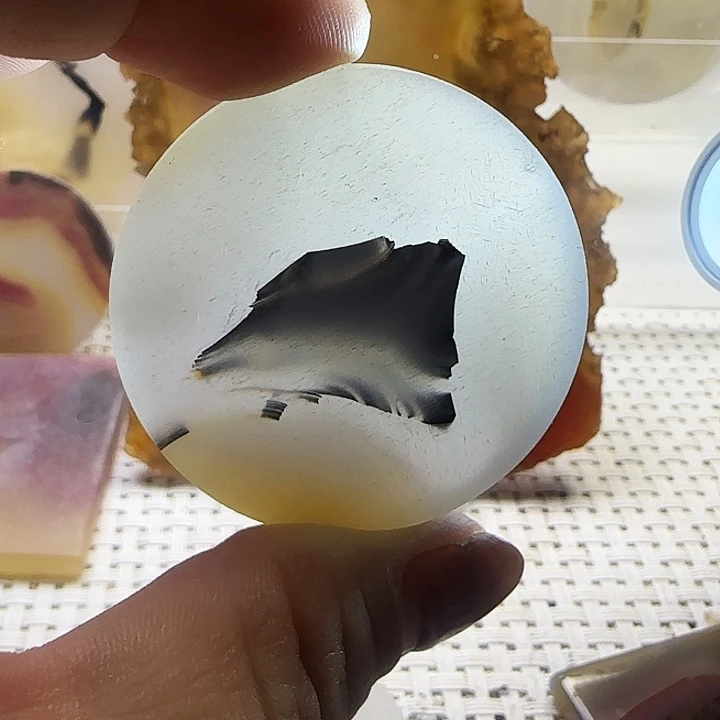 玛瑙/玉髓未镶嵌珠宝奇石