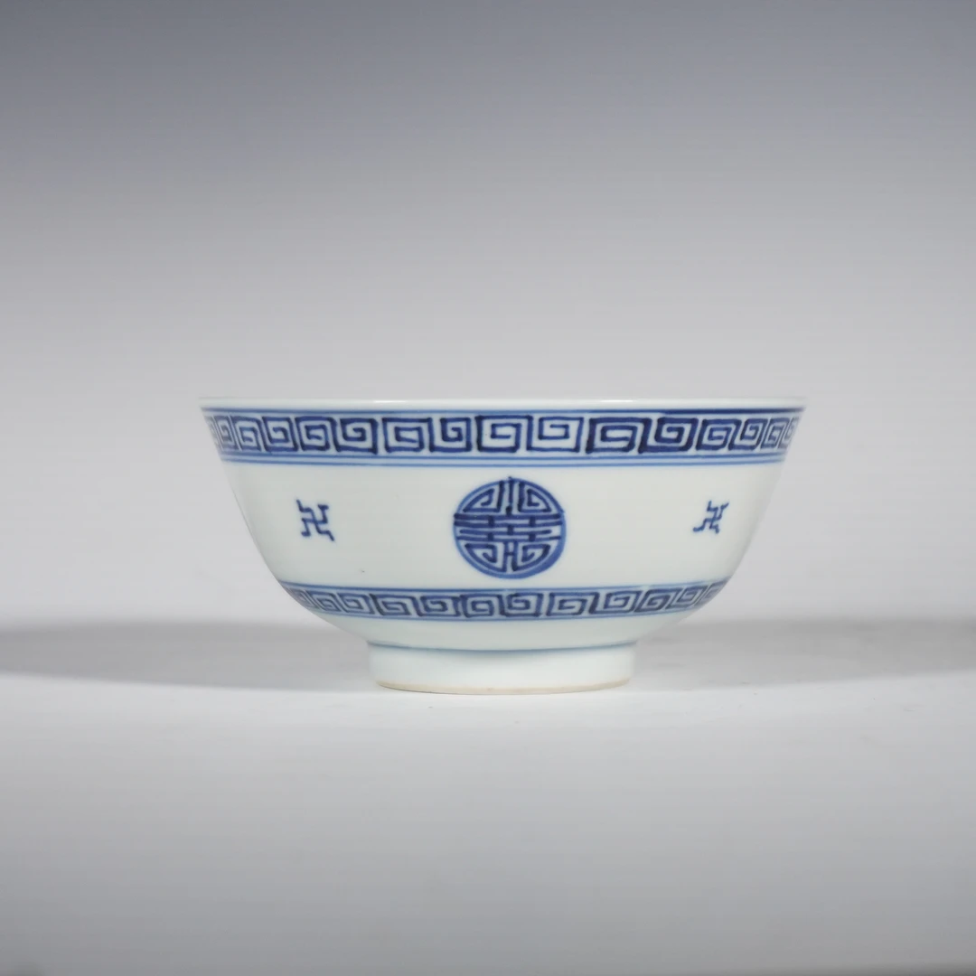 Lot 19707 清宣统 青花团寿纹碗 【古董拍卖】