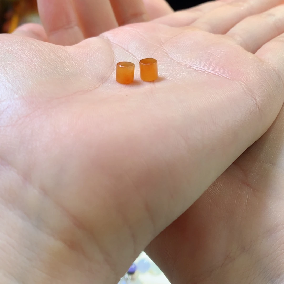 翡翠散珠橘黄一对桶珠