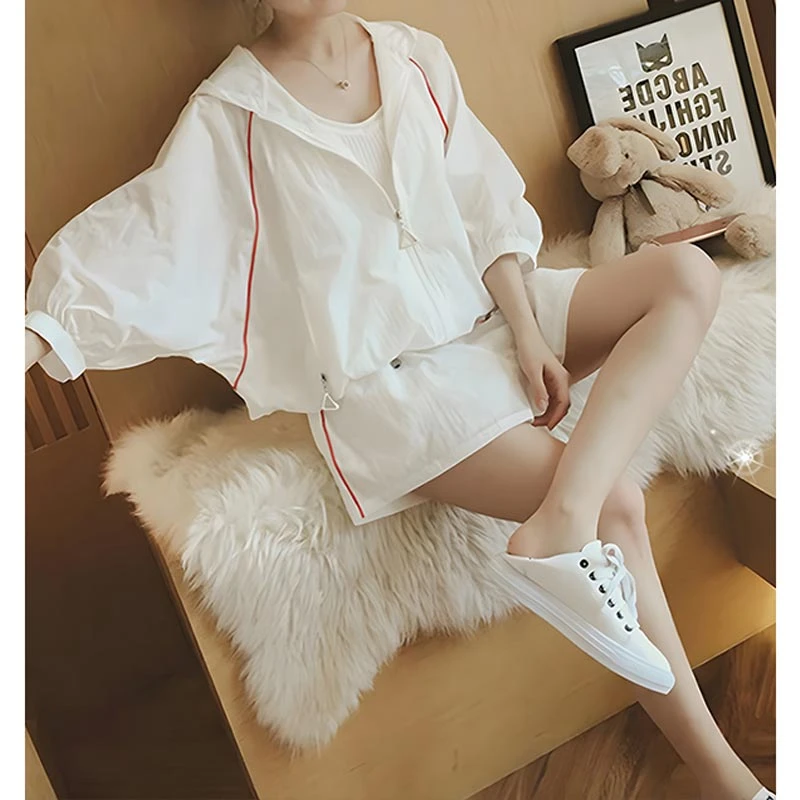 夏季2025年新款时尚显瘦薄款防晒衣短裤两件套潮款休闲运动套装女